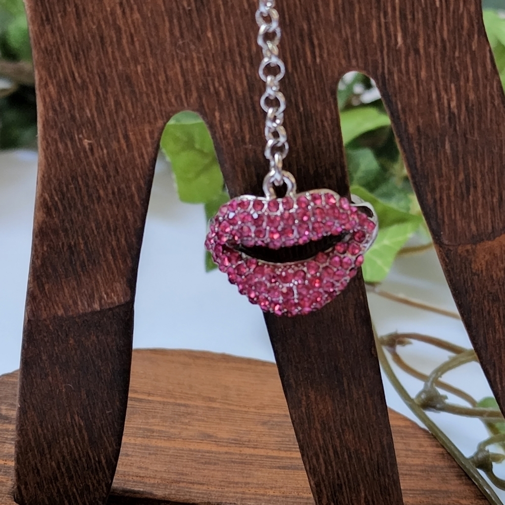 Silver Red Crystal Lips Hinge / Clamper Bracelet with Attached Ring - Picture 5 of 8